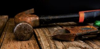 Jaki silnik ma Hammer?